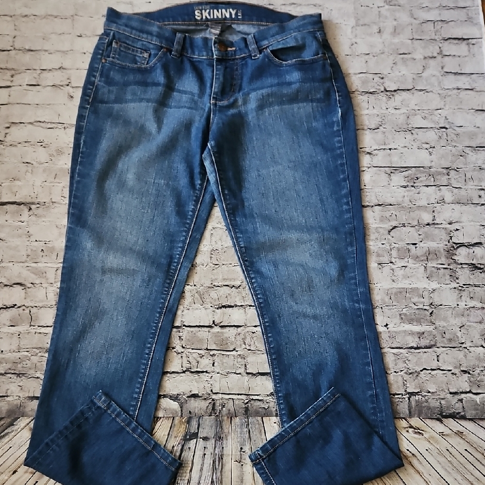 New York & Company Low Rise Skinny Leg Jeans Medium wash women 4
